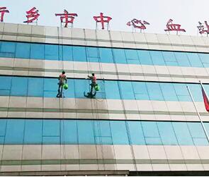 大樓清洗對(duì)操作人員有什么具體要求？